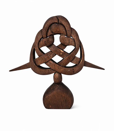 Intricate Wooden Tabletop Décor